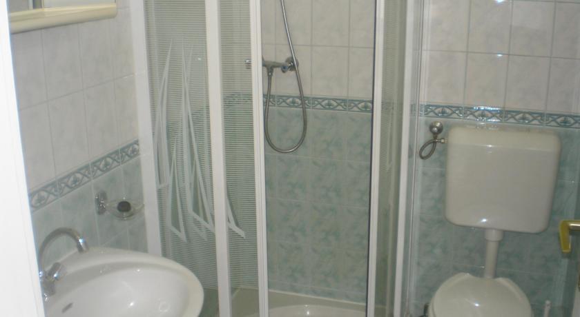 Kiraly Apartman Fonyód الغرفة الصورة